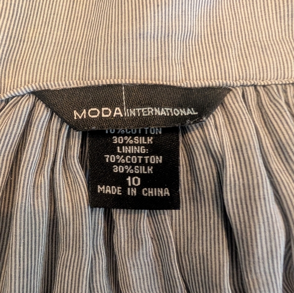 Moda International Gray And White Pleated Halter Gown - Picture 2 of 6